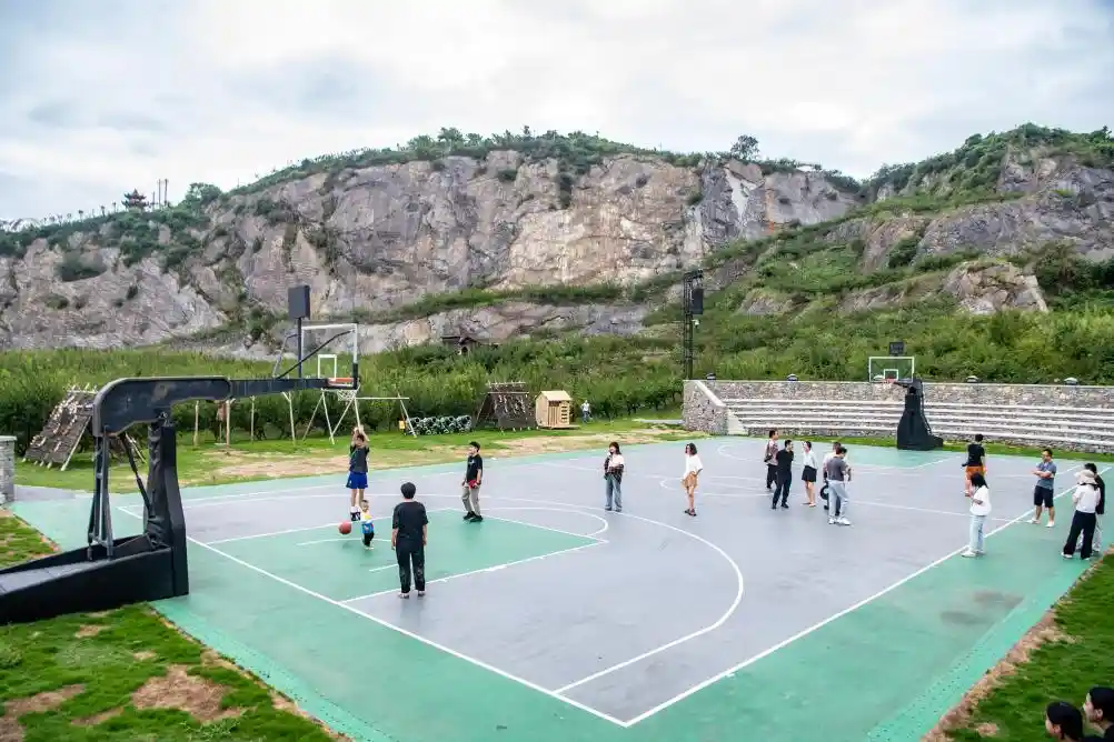 矿变新生！废弃矿山变身文旅新宠