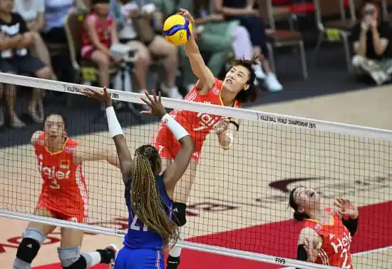 龚翔宇坦言对手强势,中国女排蓄势待发迎挑战